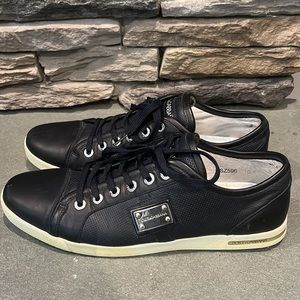 Dolce & Gabbana navy logo plaque low tops